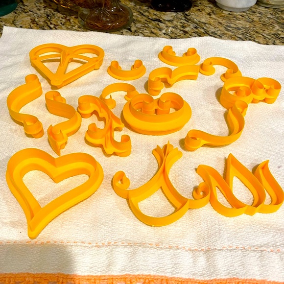 CAKE DECORATING STENCILS - Picture 1 of 2